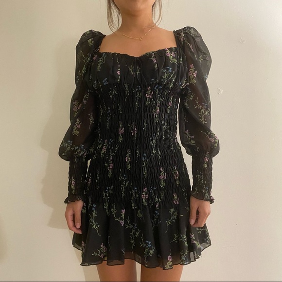 Marcia Dresses & Skirts - Floral long sleeve mini dress